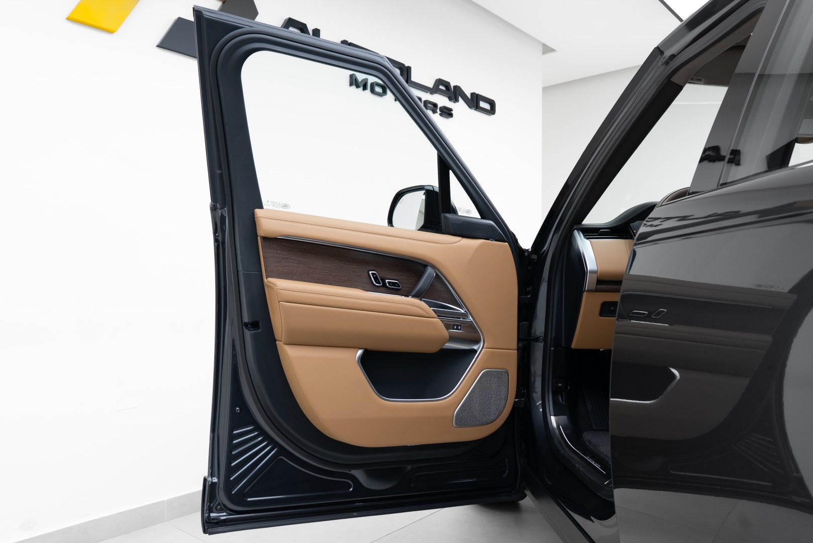 2025 RANGE ROVER P530 AUTOBIOGRAPHY LWB | MAIN DEALER WARRANTY 5 YEARS